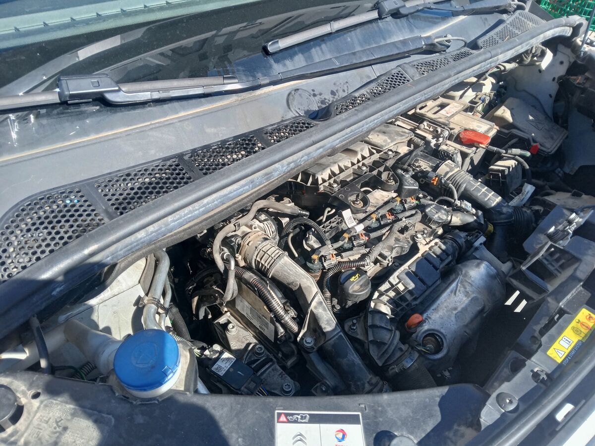 Miniatura Citroen Berlingo 2021 1.5HDI 100CV CONTROL 2