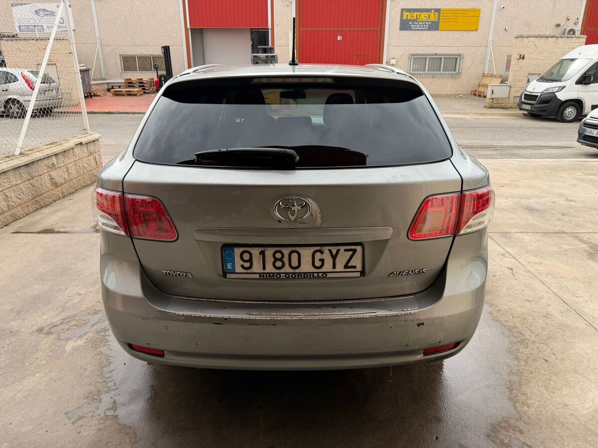 Miniatura Toyota Avensis 2010 2.2 DID Año 2010 *** 990 € *** 4