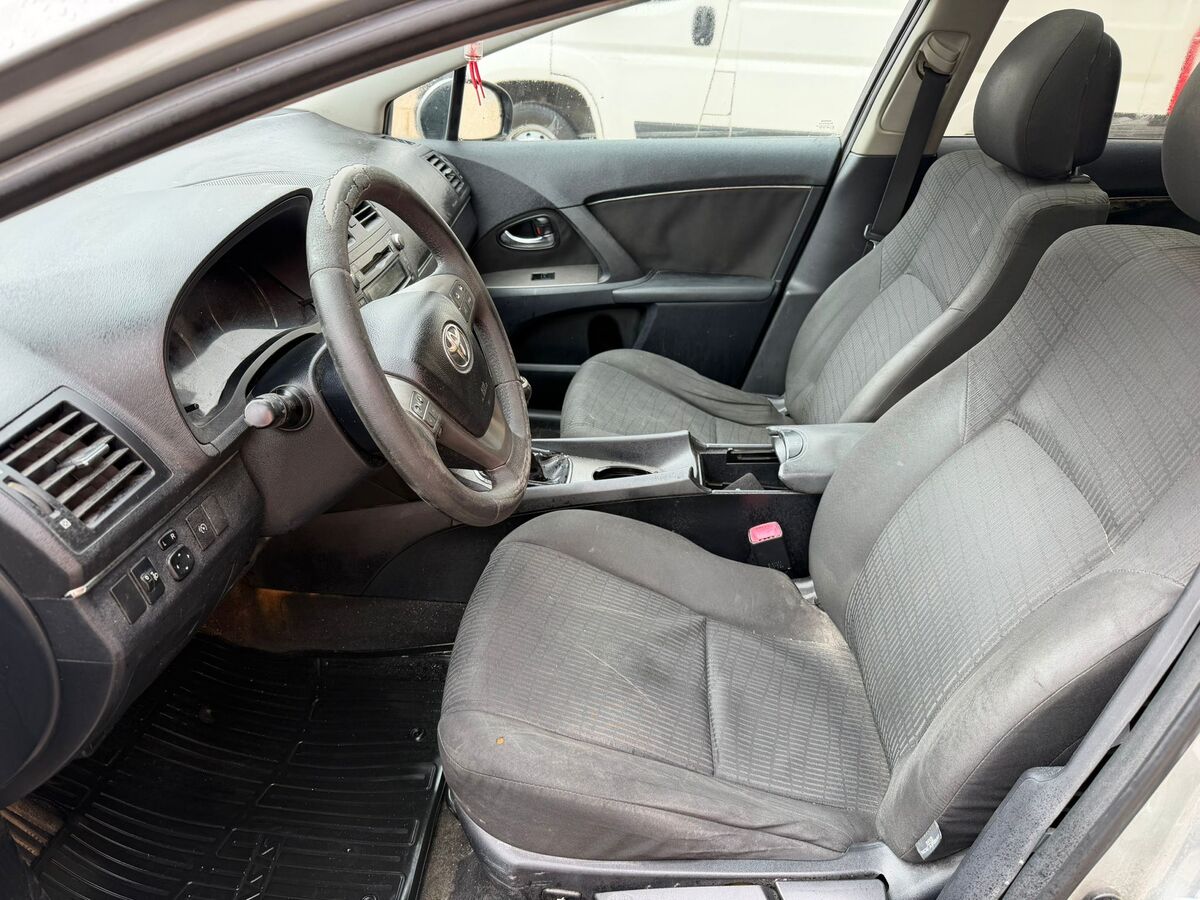 Miniatura Toyota Avensis 2010 2.2 DID Año 2010 *** 990 € *** 7