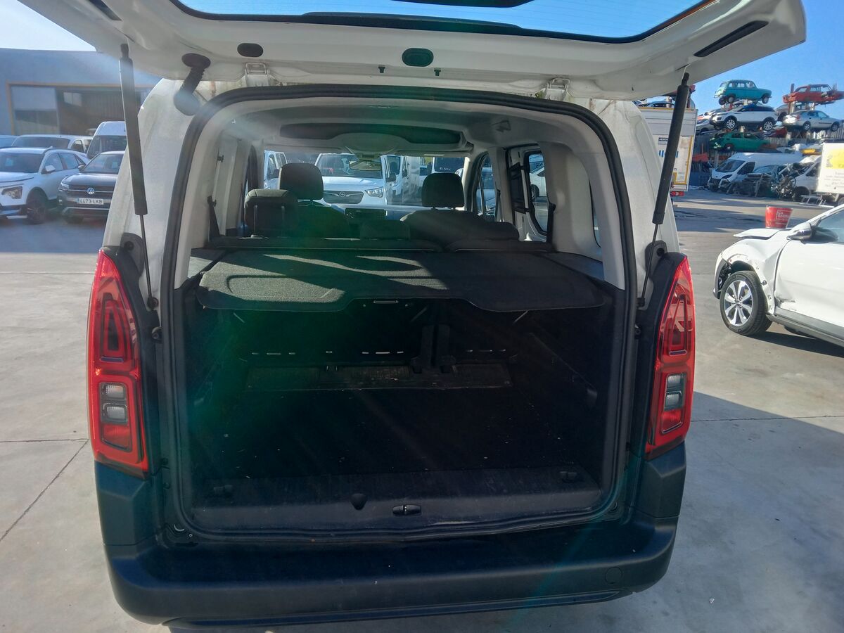 Miniatura Opel Combo 2022 1.5D 100CV 13