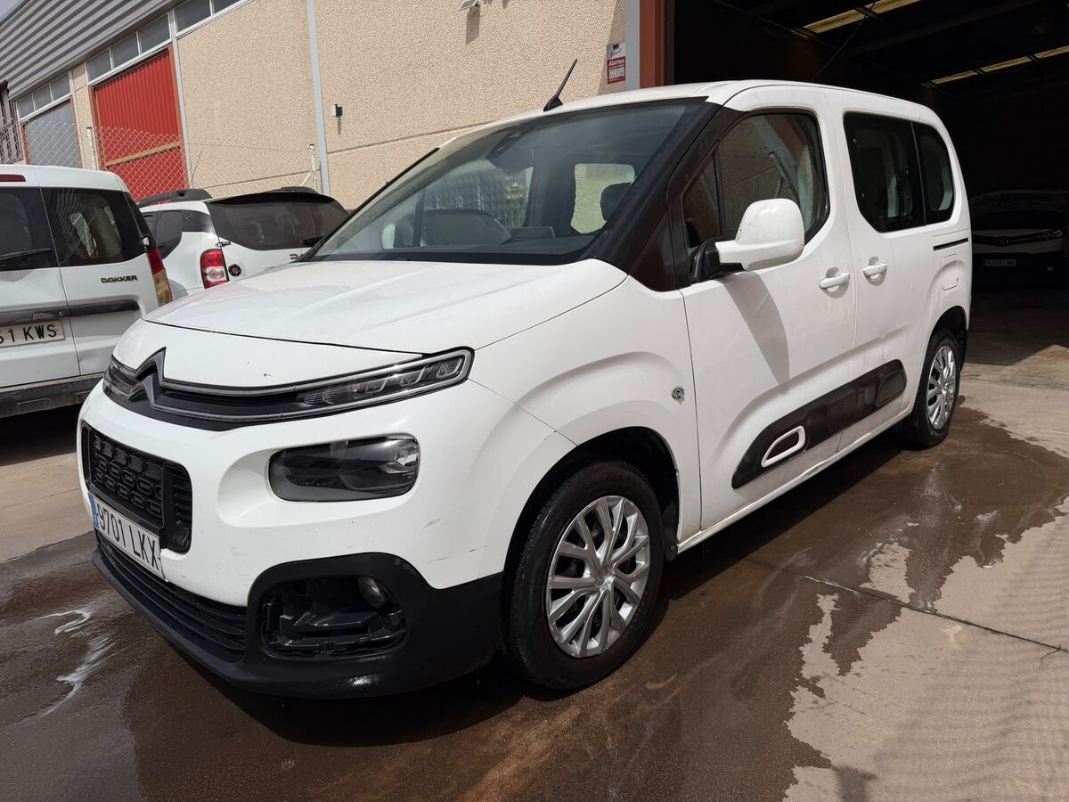 1.5 BlueHdi Año 8/2020 *** 5.490 € ***
