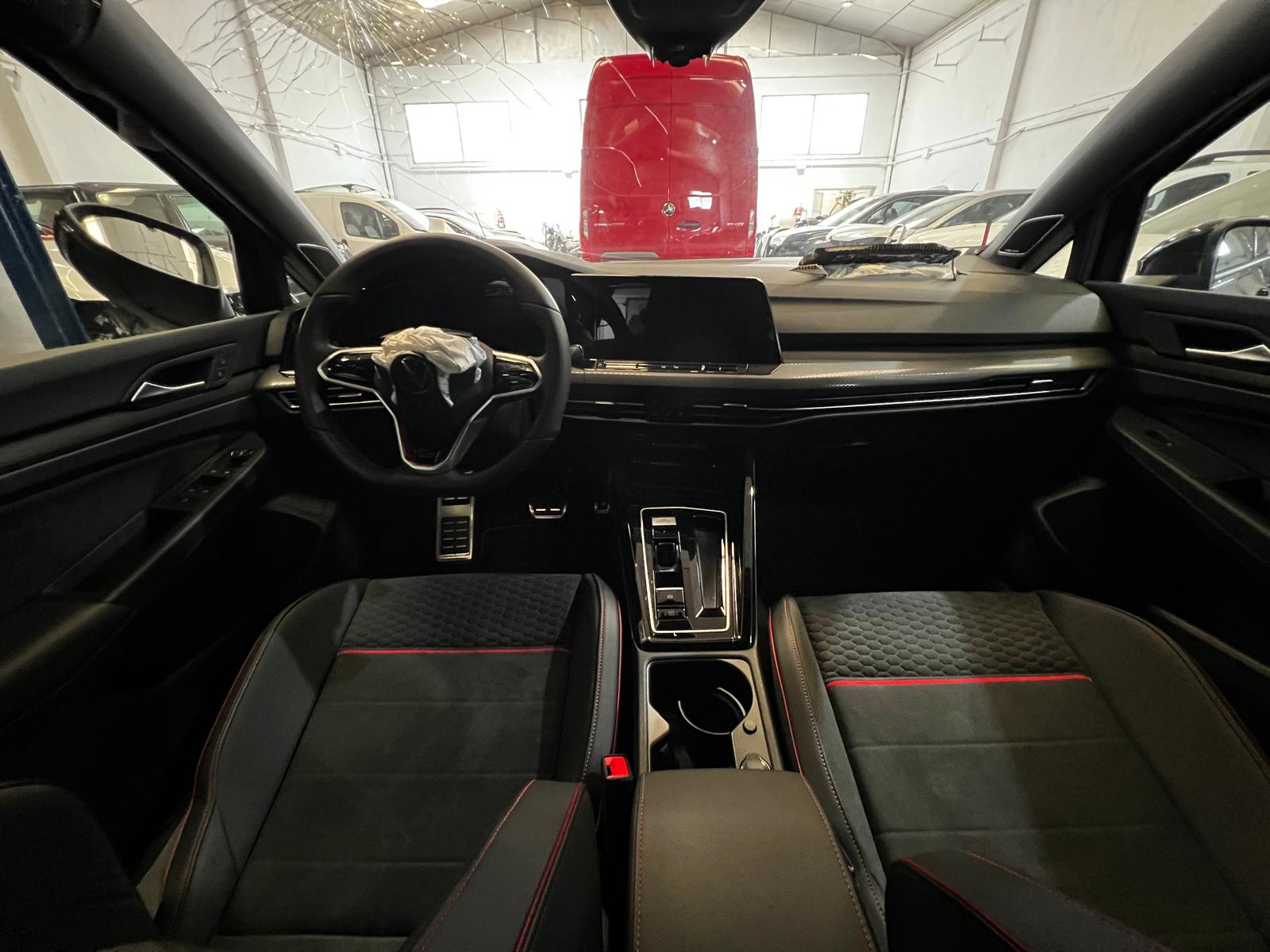 Volkswagen Golf 2024