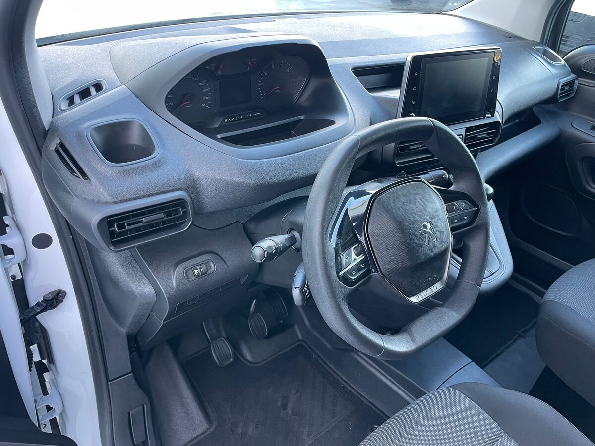 Miniatura Peugeot Partner 2021 BlueHDi 100 cv. -Motor averiado- 7.500€ 11