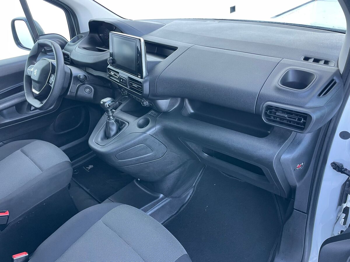 Miniatura Peugeot Partner 2021 BlueHDi 100 cv. -Motor averiado- 7.500€ 14