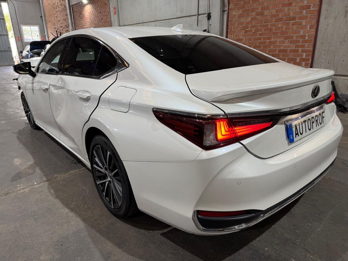 300H DEL 2025