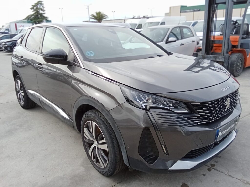 PEUGEOT 3008 1.2cc 131cv GASOLINA MANUAL AÑO 2023