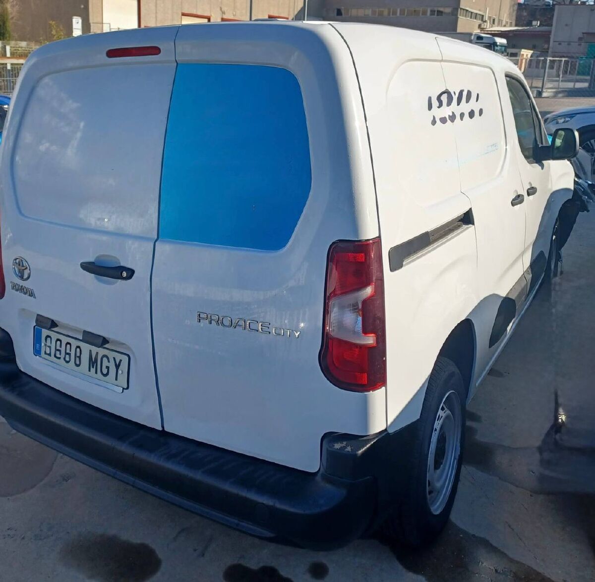 Miniatura Toyota ProAce City 2023 TOYOTA PROACE CITY AÑO 2023 CON GOLPE 4