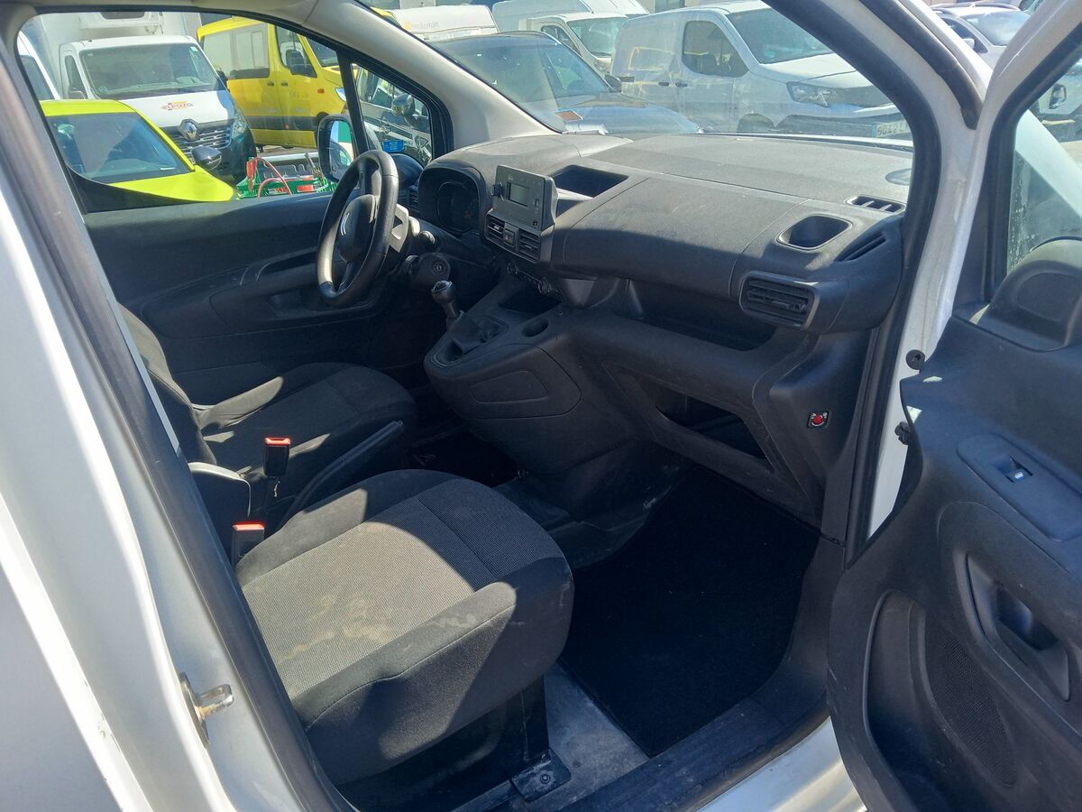 Miniatura Citroen Berlingo 2021 1.5HDI 100CV CONTROL 9