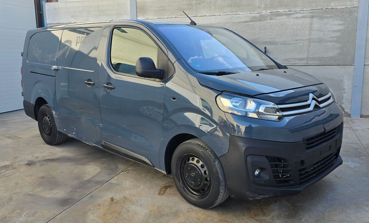 Miniatura Citroen Jumpy 2021 Citroen Jumpy Furgón Club XL 1.5 hdi 102cv 2021 3