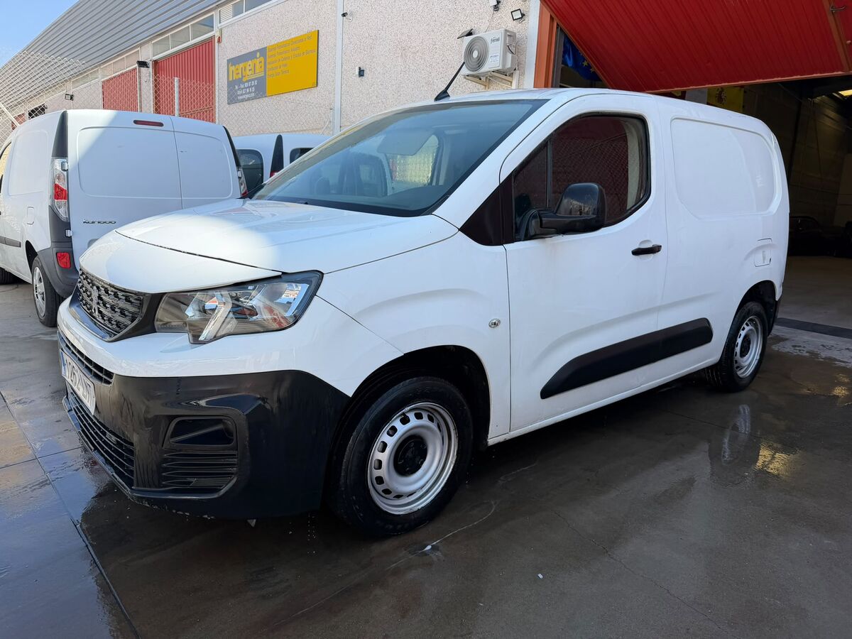 1.5 BlueHdi Año 8/2021 *** 5.290 € ***