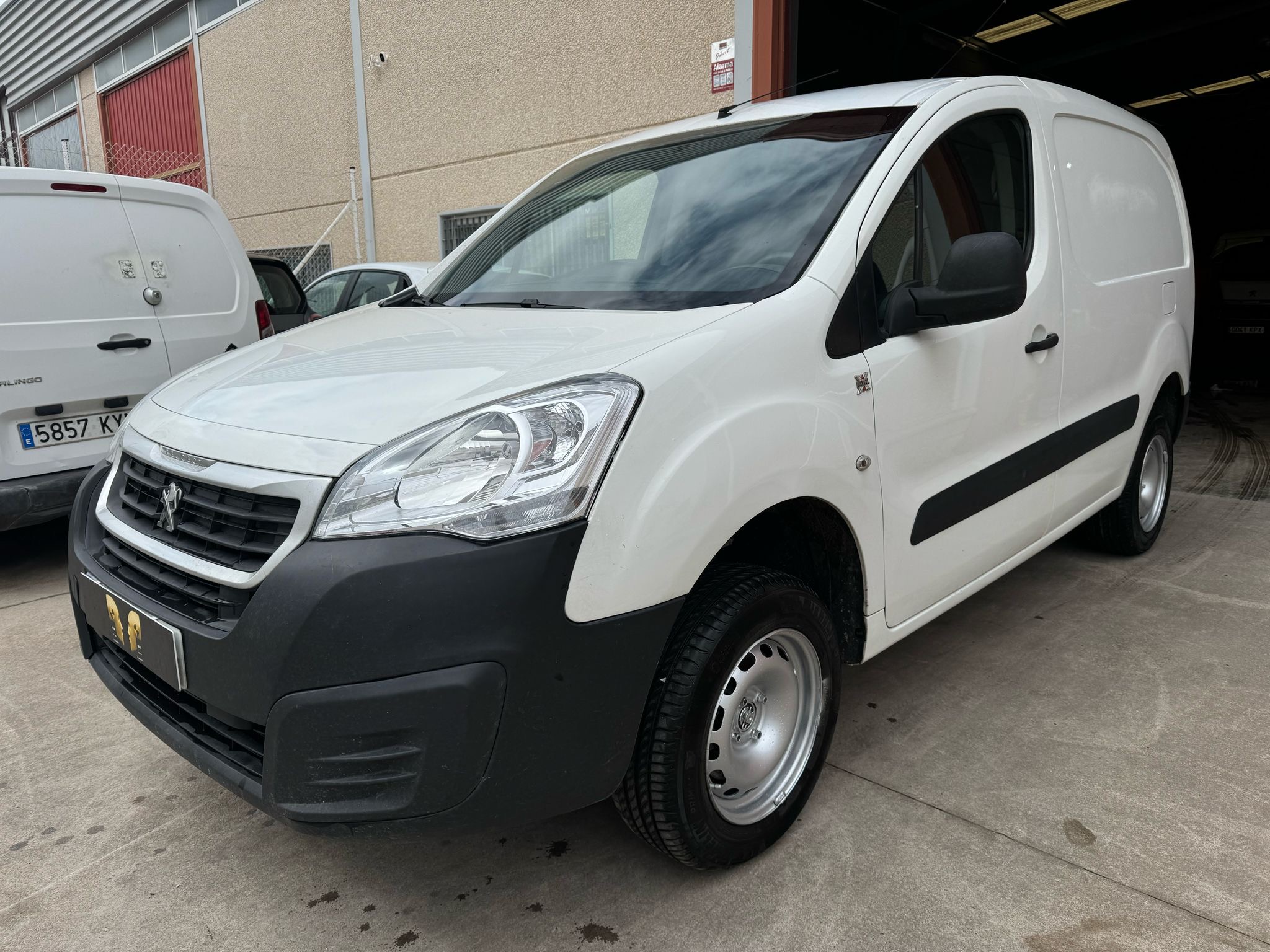 1.6 Hdi DANGEL 4X4 Año 11/2018 *** 4.190 € ***