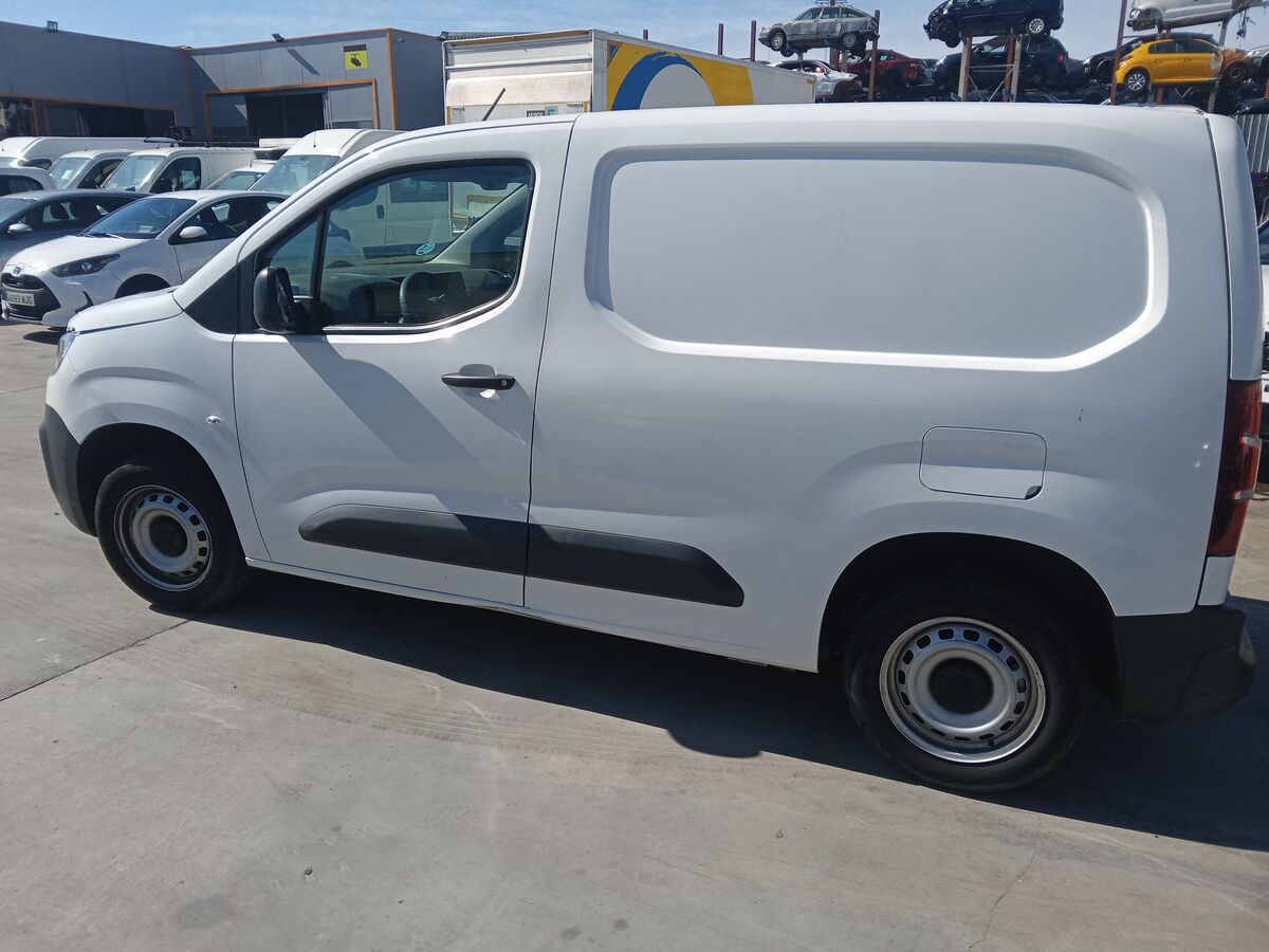 Miniatura Citroen Berlingo 2021 1.5HDI 100CV CONTROL 5