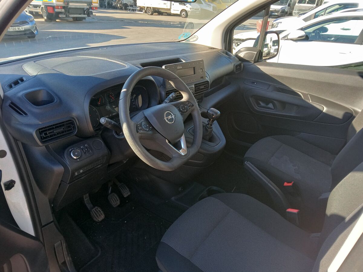 Miniatura Opel Combo 2022 1.5D 100CV 14