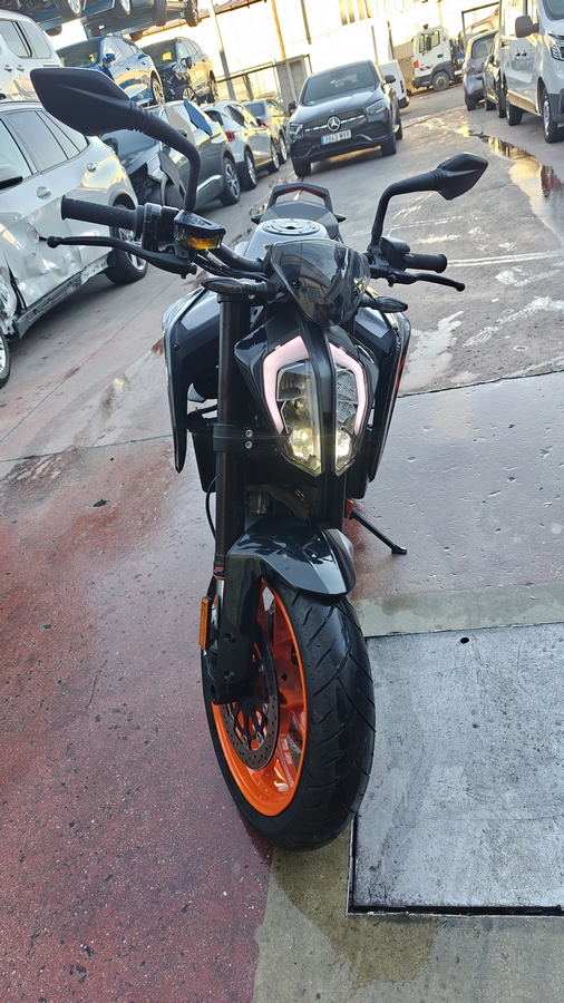 KTM DUKE 790