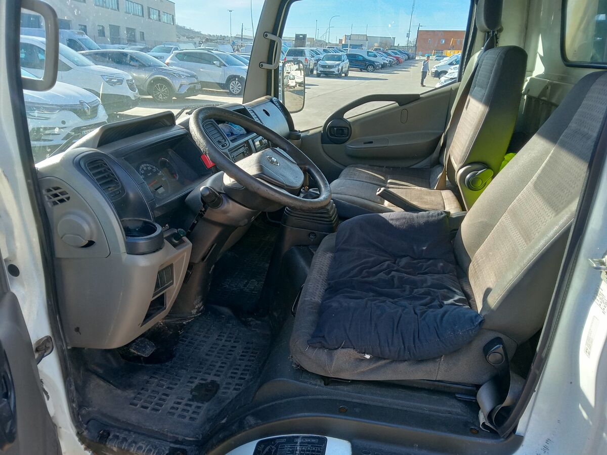 Miniatura Nissan Caravan 2007 CABSTAR 130CV 9