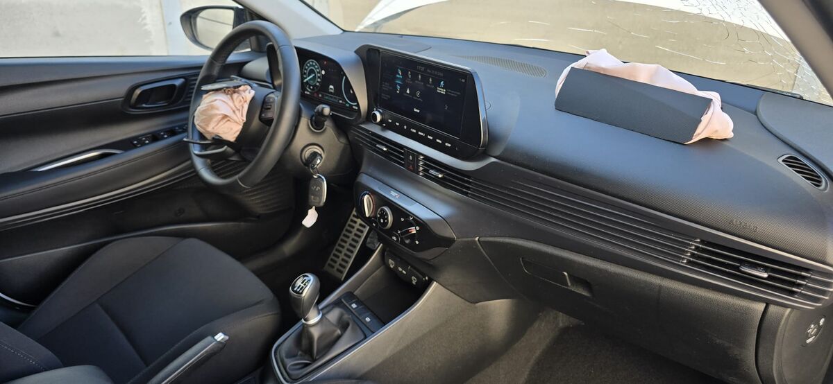 Miniatura Hyundai Bayon 2025 Hyundai Bayon Mild-Hybrid 100cv 6v ECO 2025 4