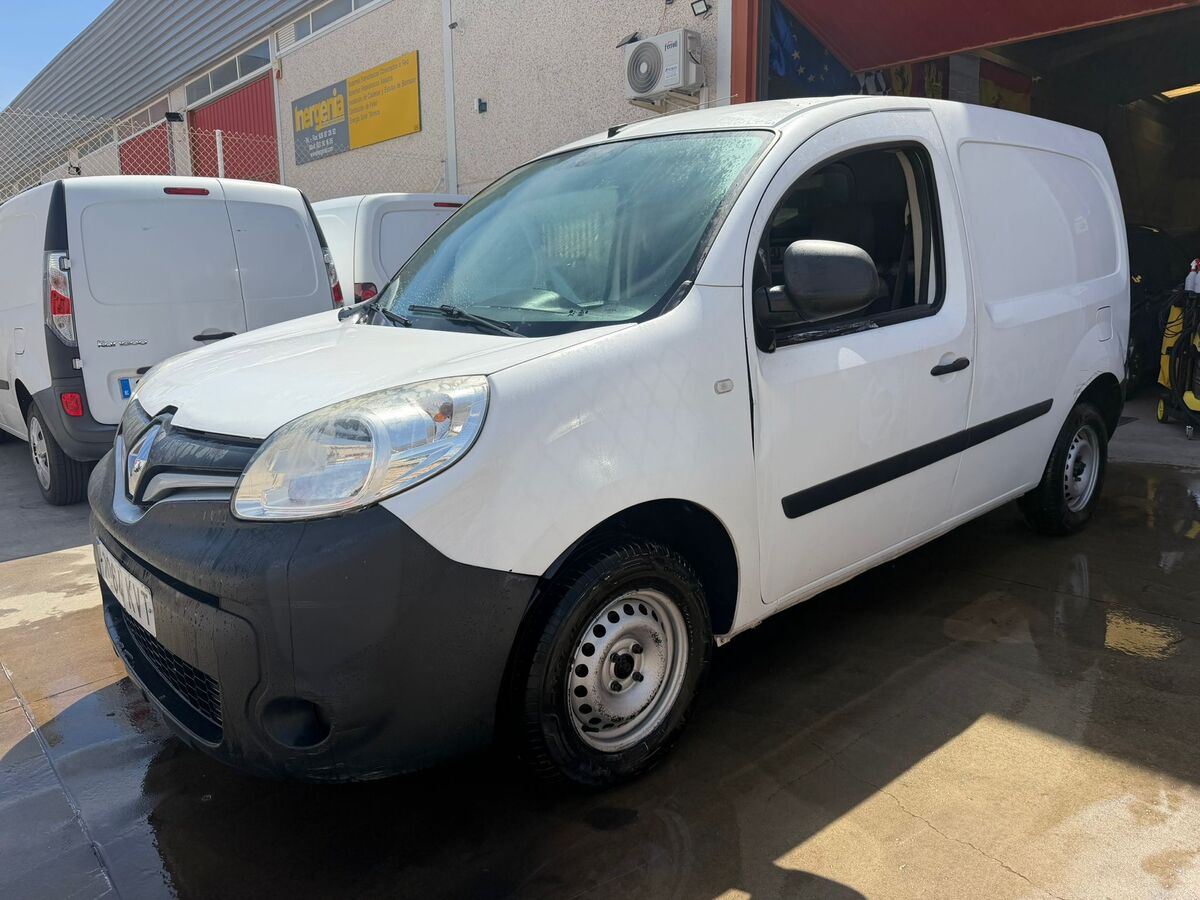 1.5 Dci Año 7/2019 *** 4.690 € ***