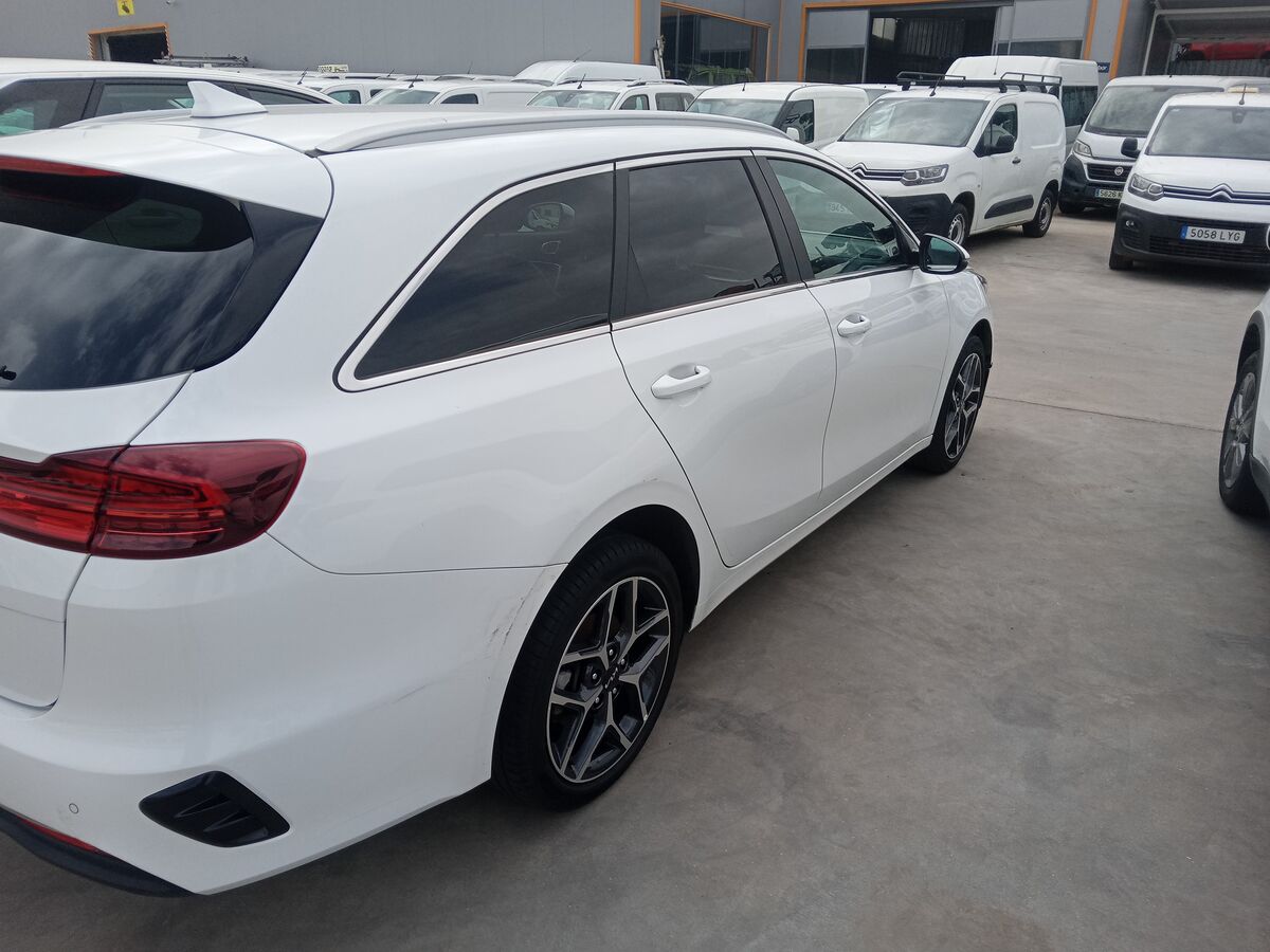 Miniatura Kia Ceed 2023 1.6 MHEV TECH 6