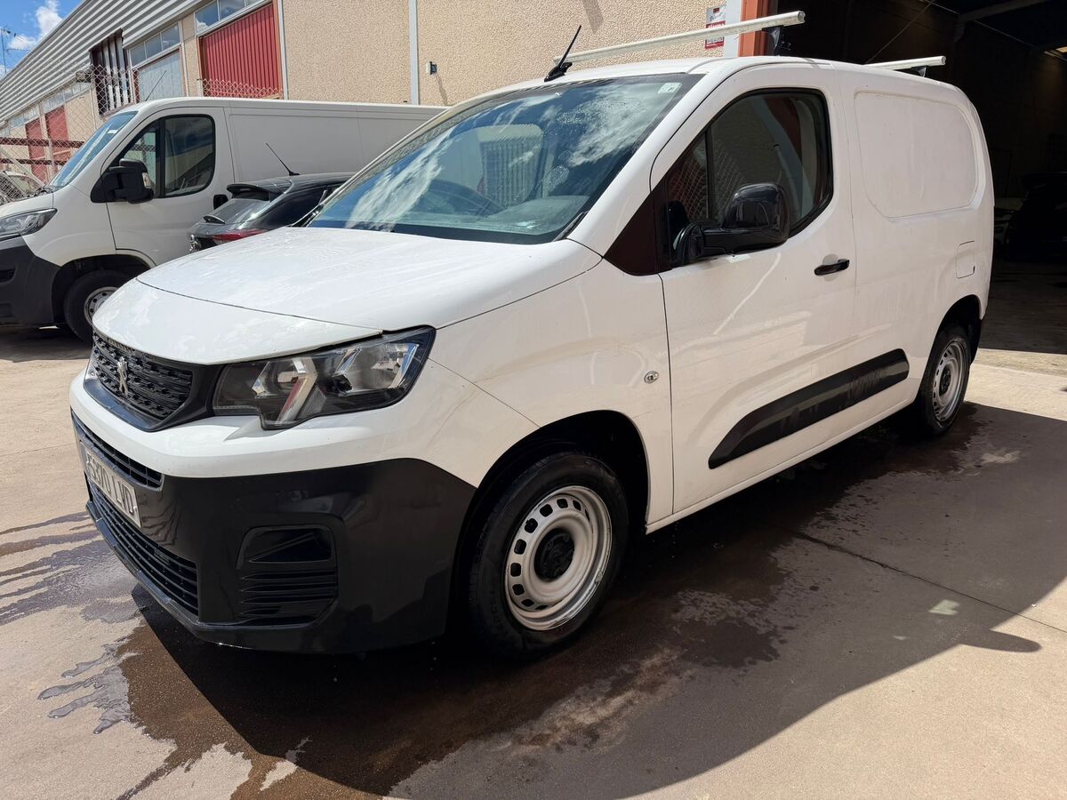vehiculo Peugeot Partner 1.5 BlueHdi Año 12/2021 *** 6.490 € ***