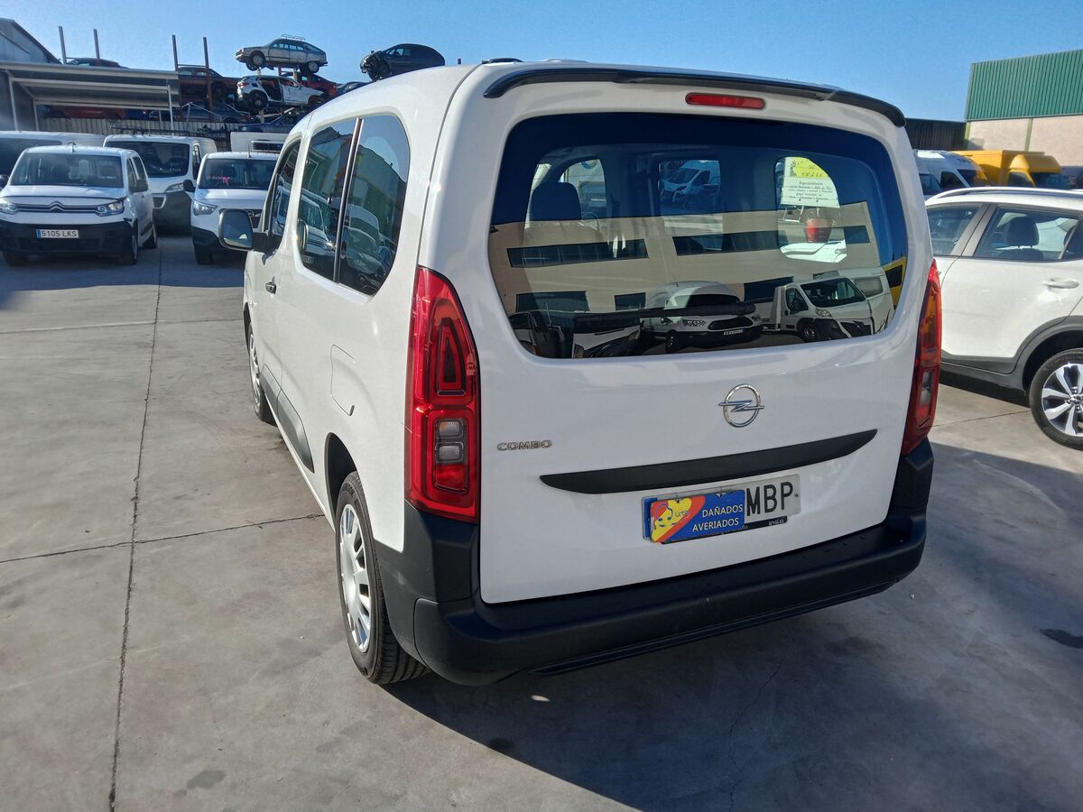 Miniatura Opel Combo 2022 1.5D 100CV 17