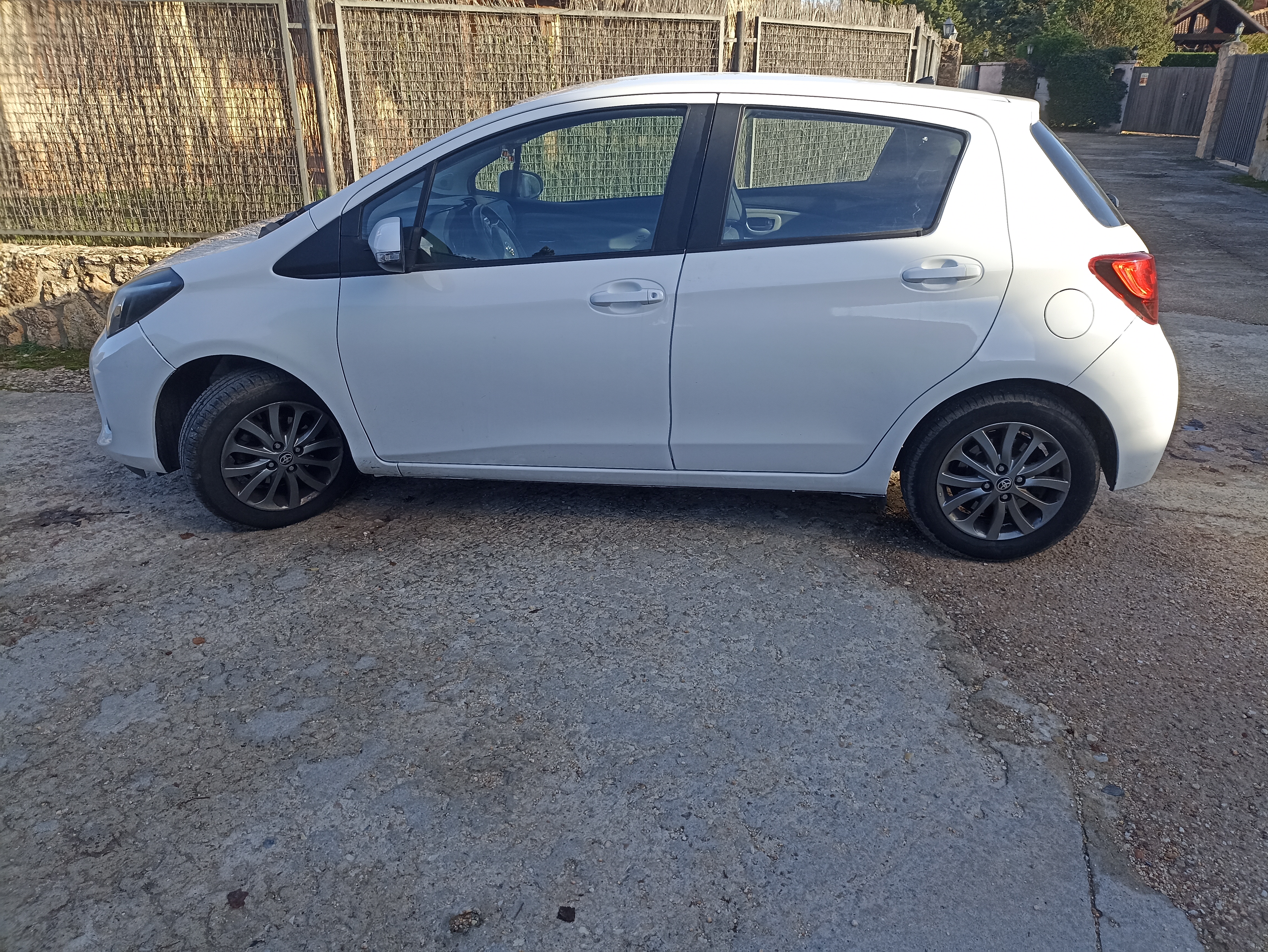 toyota yaris 2017 1.3L 101 caballos 144.000 kilometros