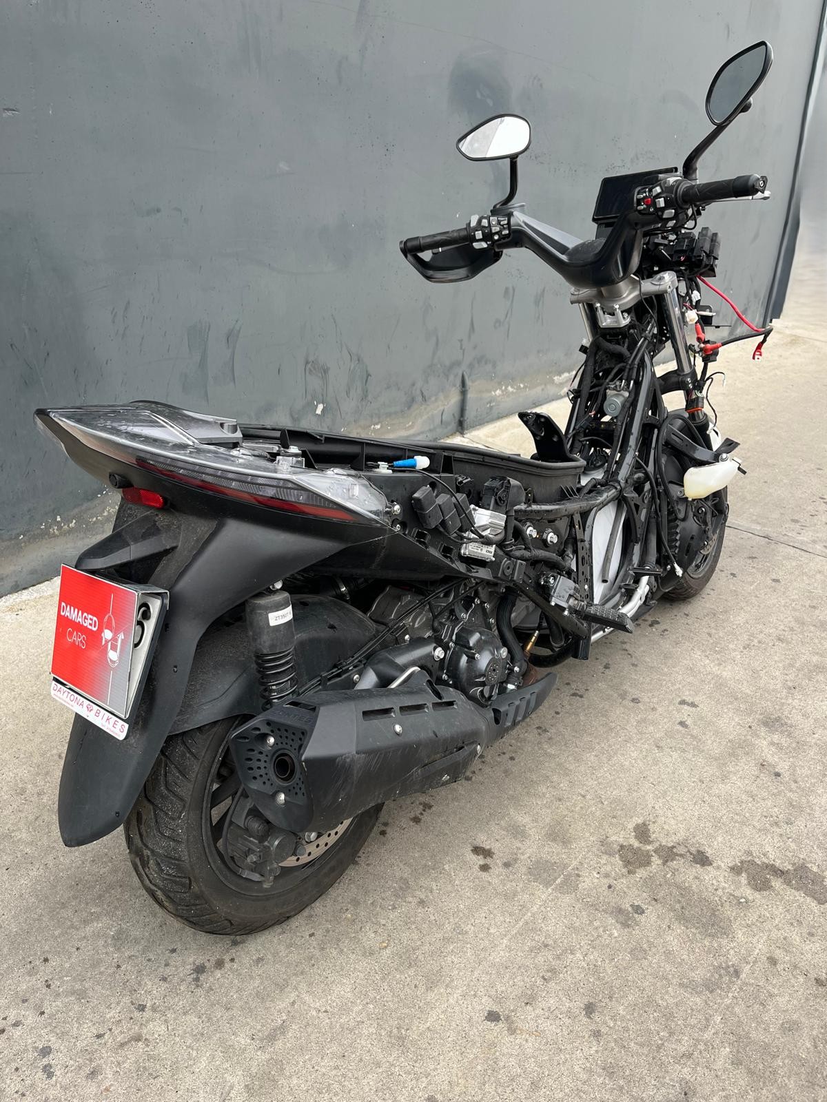 Zontes E350 2024 - Ideal para reparar