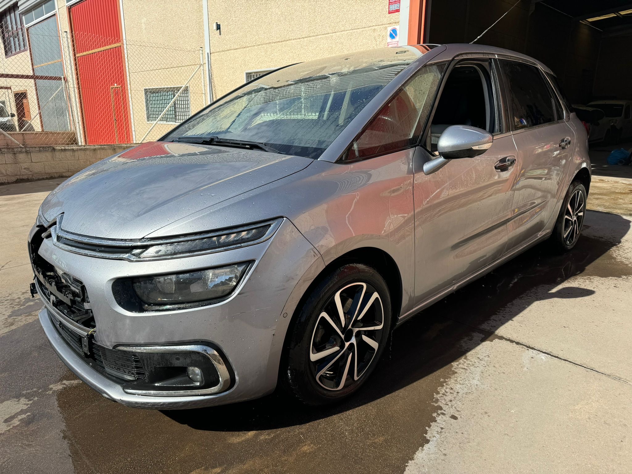 2.0 Hdi Año 11/2017 *** 3.990 € ***