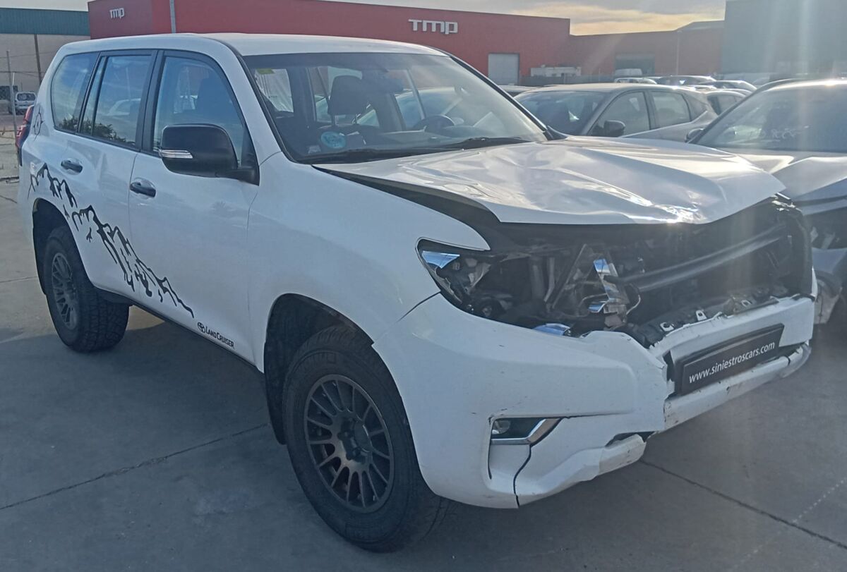 TOYOTA LAND CRUISE 2.8CC 204CV DIESEL MANUAL AÑO 2020