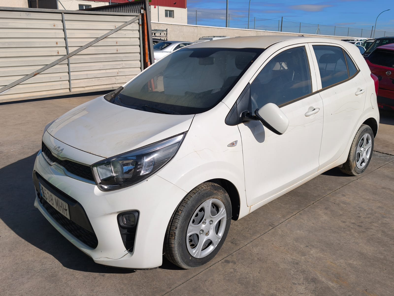 1.0i  67cv --Casi a estrenar