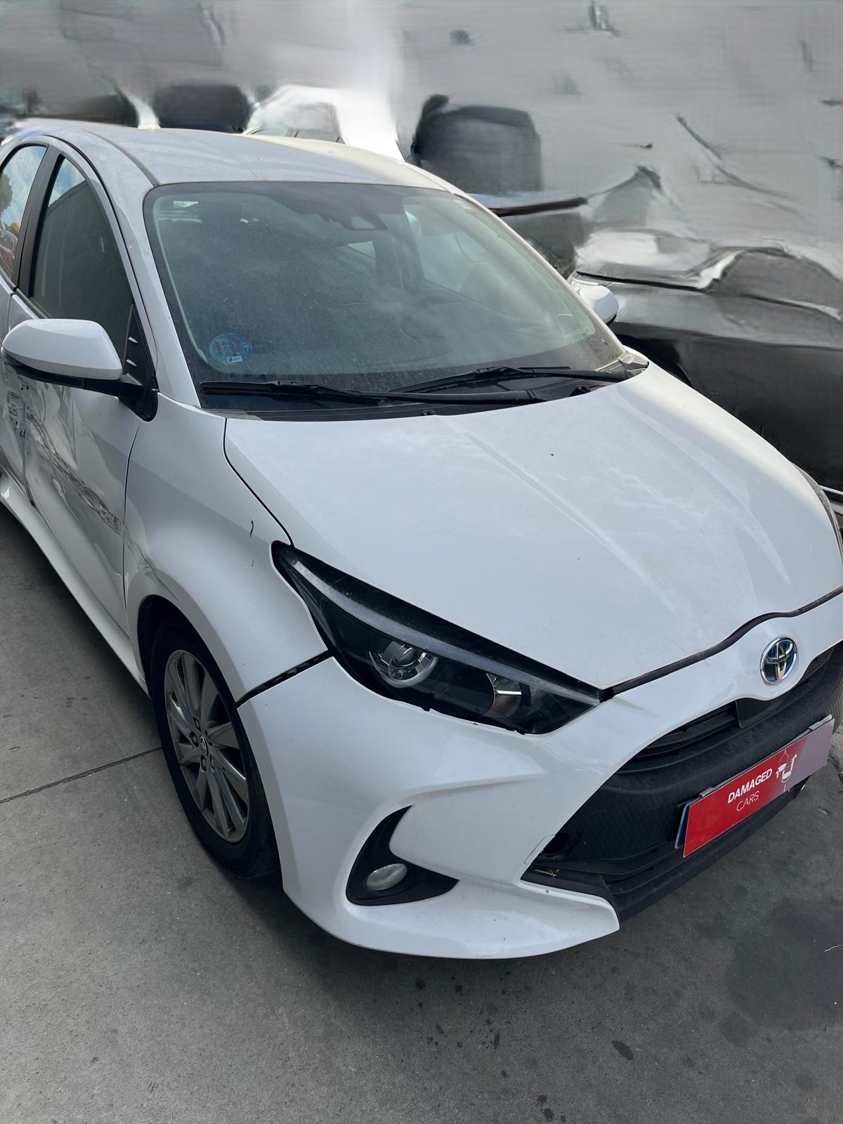 Toyota Yaris 1.5 Active Tech 116cv - 2022 - golpe trasero.