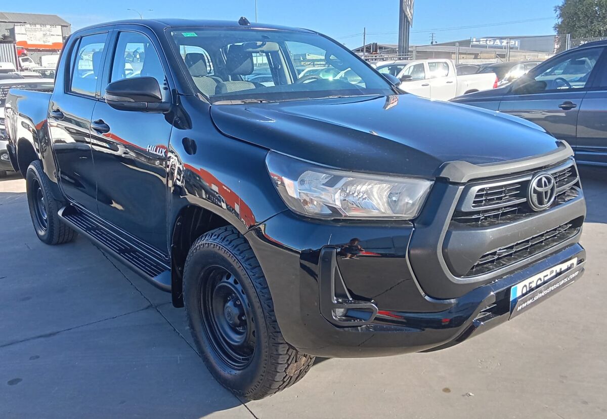 TOYOTA HILUX DOB. CABINA 2.4cc 150cv DIESEL MANUAL 4WD AÑO 2023