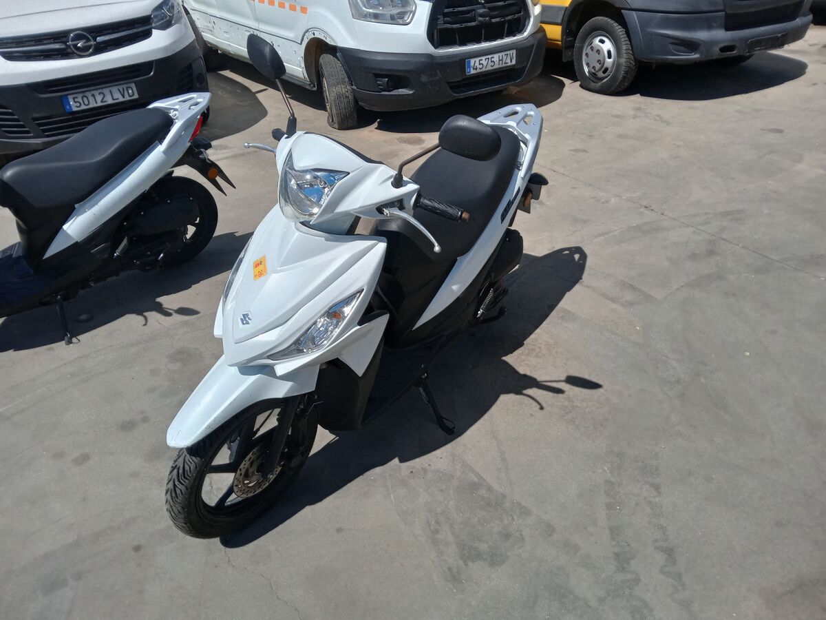 Miniatura Suzuki APV 2020 ADRESS 110 4