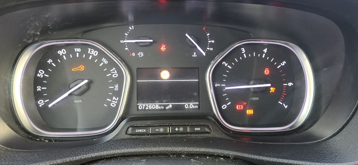 Miniatura Citroen Jumpy 2021 Citroen Jumpy Furgón Club XL 1.5 hdi 102cv 2021 12