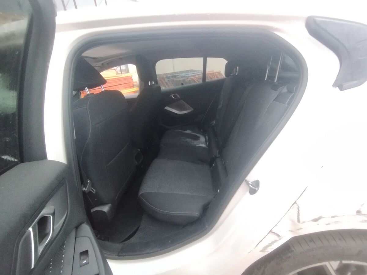 Miniatura BMW 1 Series 2025 BMW 118d 2.0cc 150cv DIESEL AUTOMATICO AÑO 2025 9