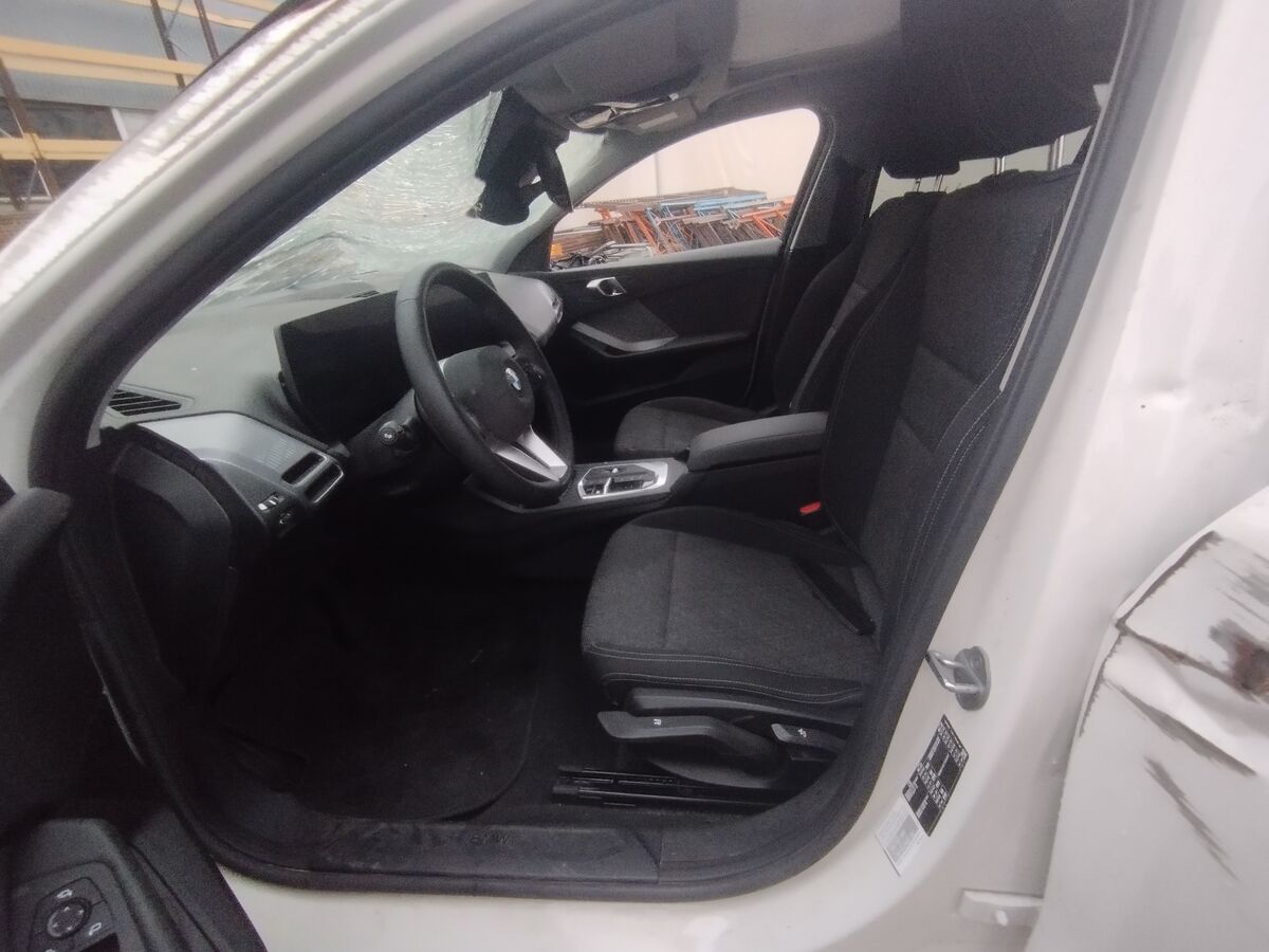 Miniatura BMW 1 Series 2025 BMW 118d 2.0cc 150cv DIESEL AUTOMATICO AÑO 2025 8