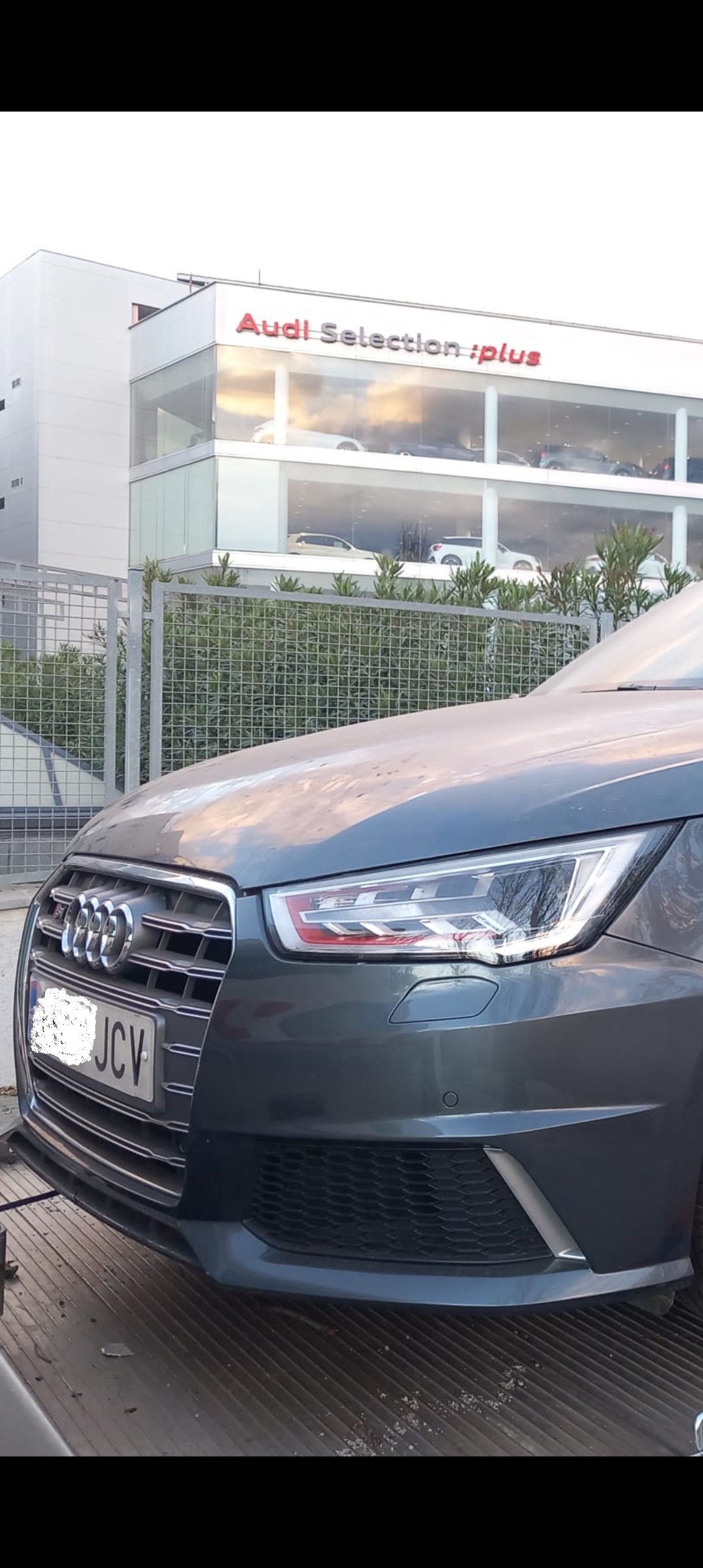 AUDI S1 2015 CON GOLPE LATERAL FUERTE