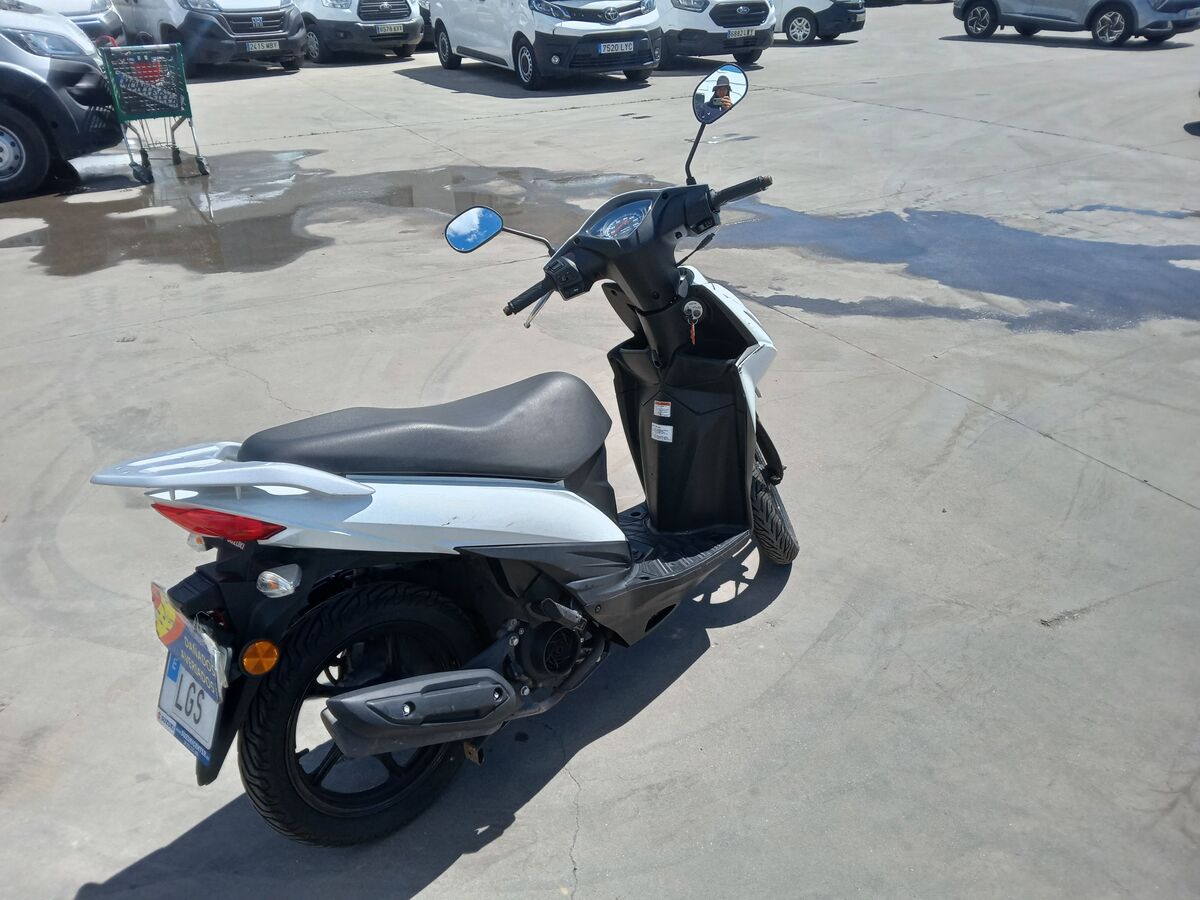 Miniatura Suzuki APV 2020 ADRESS 110 1