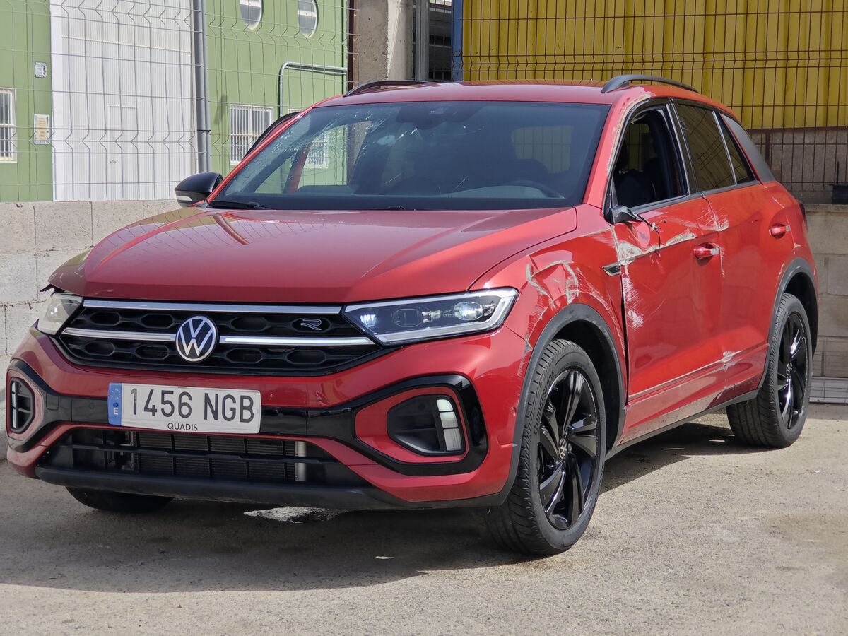 VOLKSWAGEN T-Roc 1.5  TSI R-Line DSG 10900,- AUTOMÁTICO