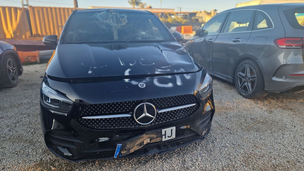 Mercedes b200d 2023(inundado)documentos al día