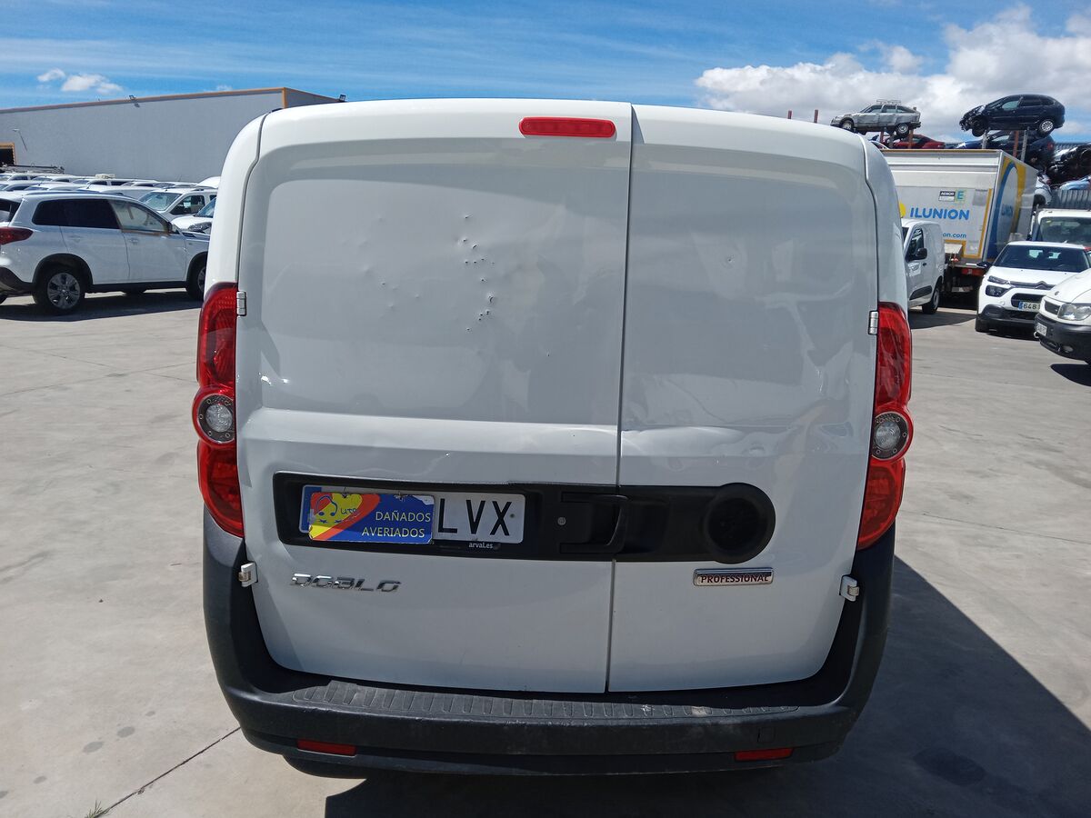 Miniatura Fiat Doblo 2022 1.6SX 90CV 13