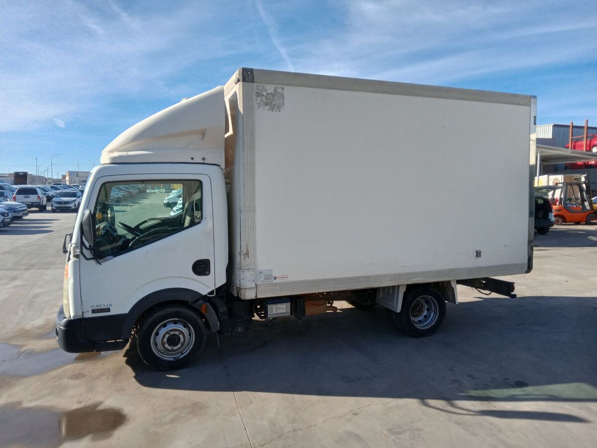 Miniatura Nissan Caravan 2007 CABSTAR 130CV 2