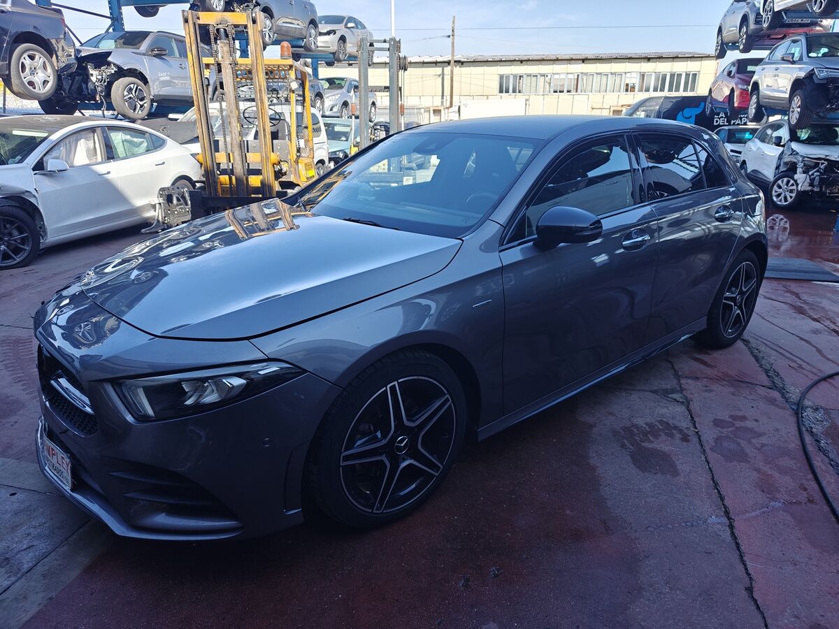 Miniatura Mercedes-Benz A-Clase 2021 AUTOMATICO 1