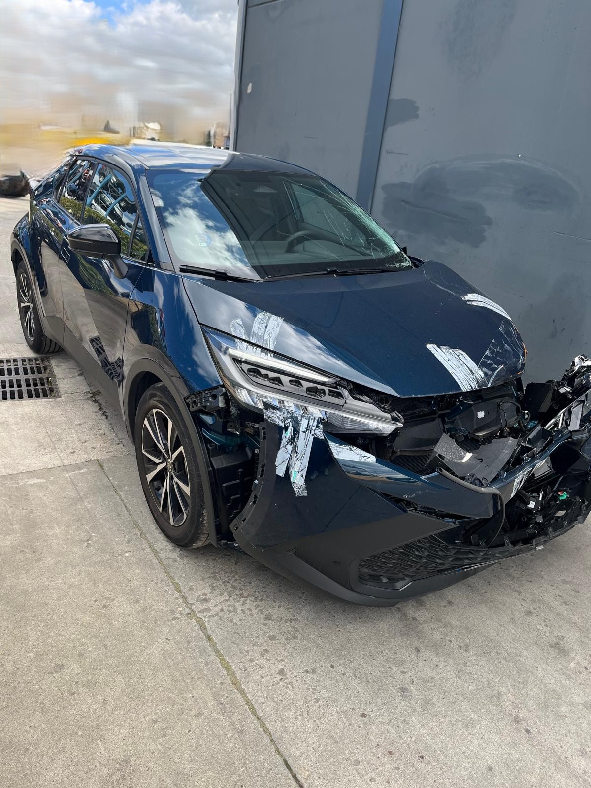 Toyota C-HR 2024 - Golpe frontal y lateral