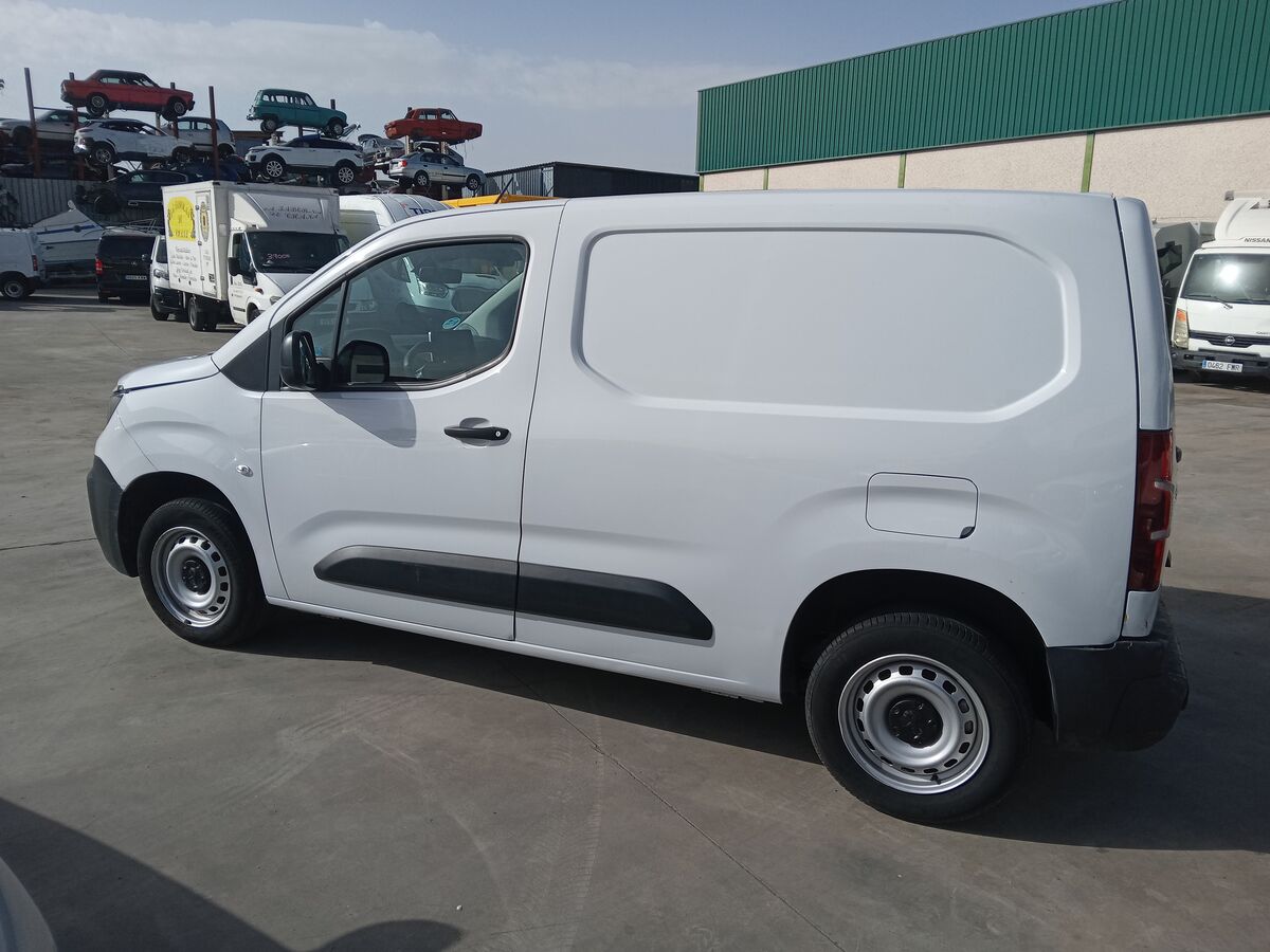 Miniatura Peugeot Partner 2022 1.5HDI 100CV 5