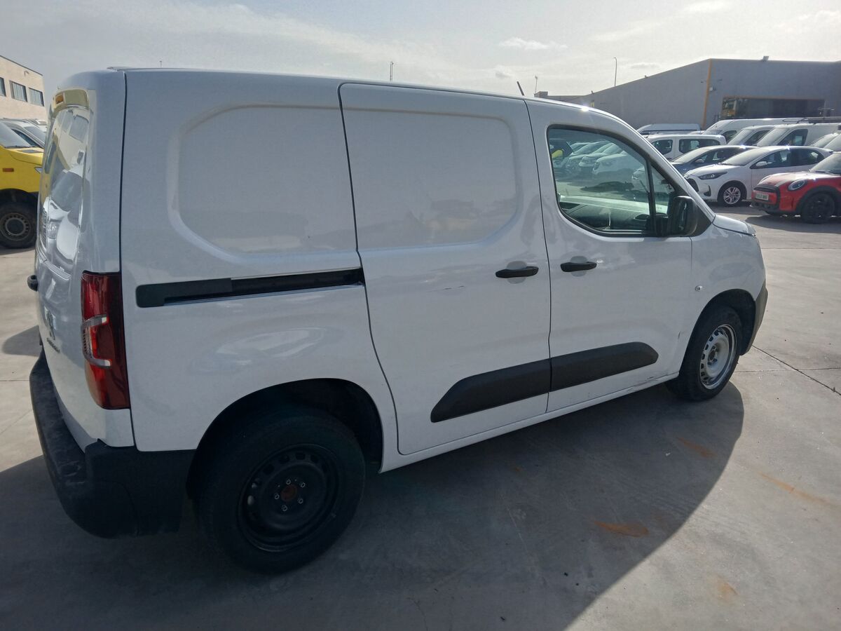 Miniatura Peugeot Partner 2022 1.5HDI 100CV 6
