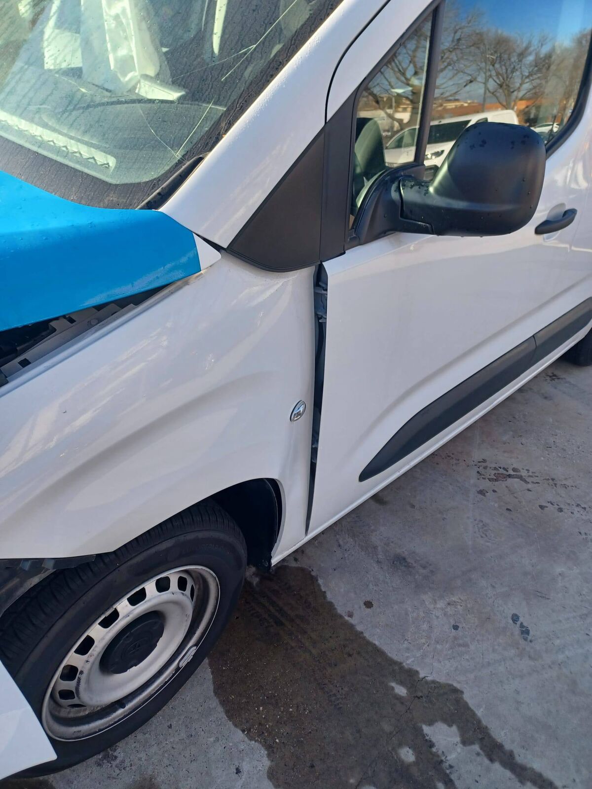 Miniatura Toyota ProAce City 2023 TOYOTA PROACE CITY AÑO 2023 CON GOLPE 3