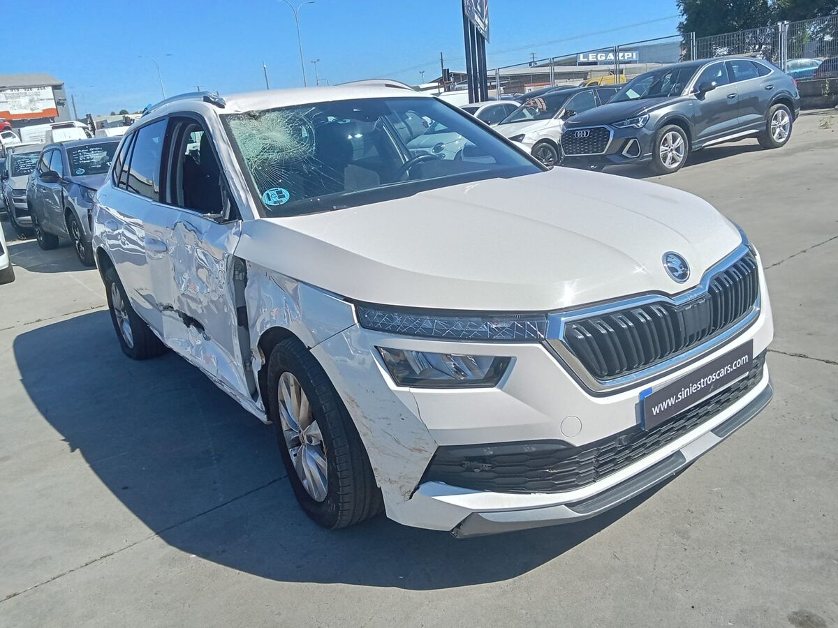 SKODA KAMIQ 1.0cc tsi 110cv GASOLINA MANUAL AÑO 2022