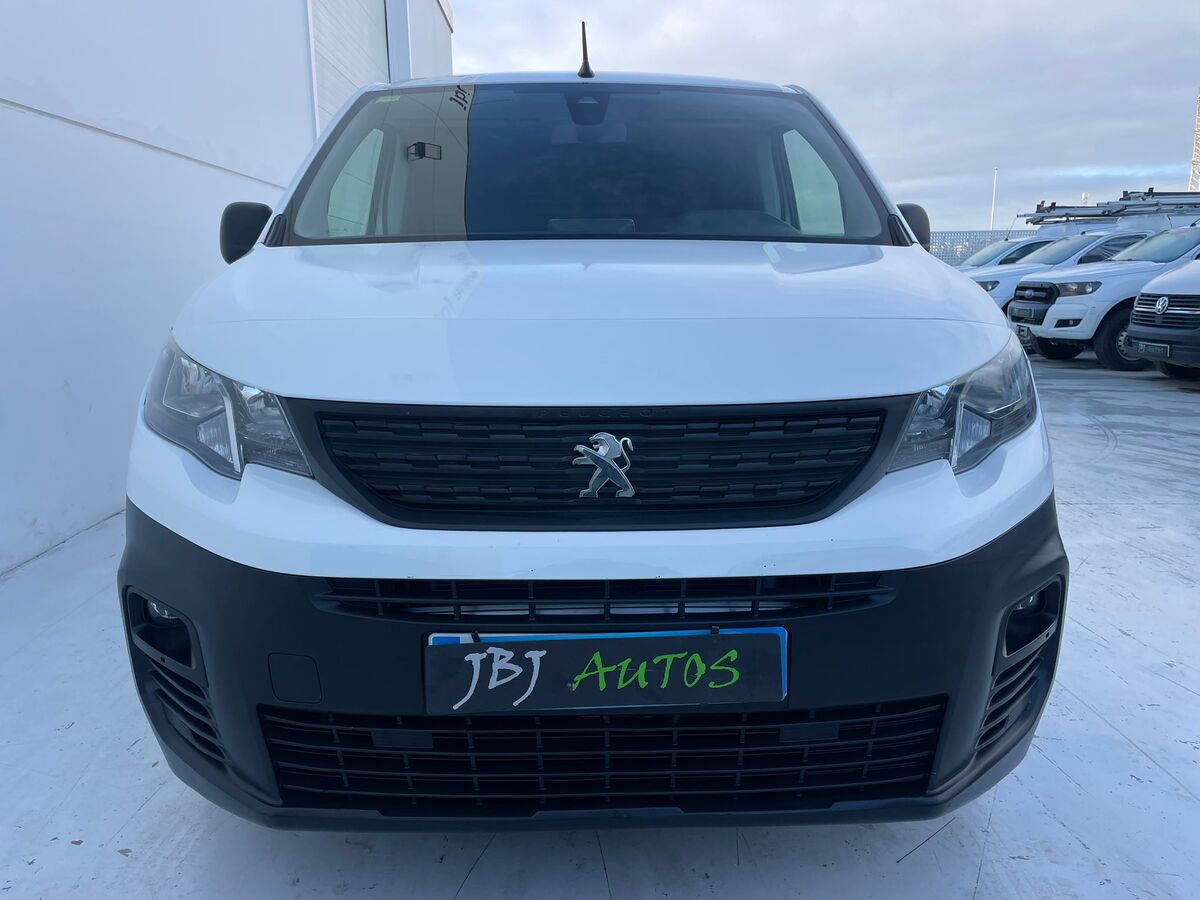 Miniatura Peugeot Partner 2021 BlueHDi 100 cv. -Motor averiado- 7.500€ 1
