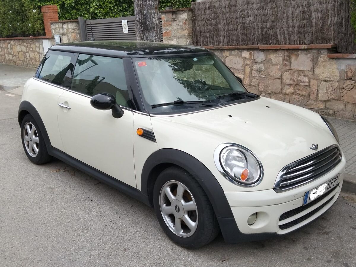 MINI COOPER D 2008 AVERIADO