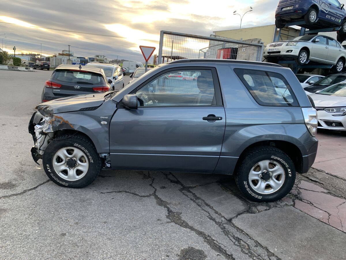 Miniatura Suzuki Grand Vitara 2007 SUZUKI GRAND VITARA 1.9 D 130CV 6